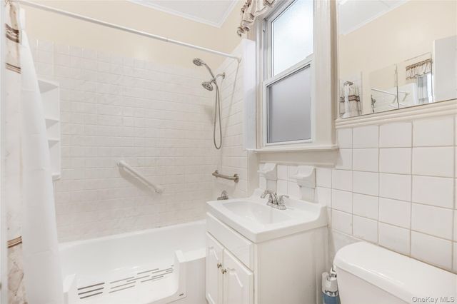 2889 Zulette Avenue, Bronx, NY 10461
