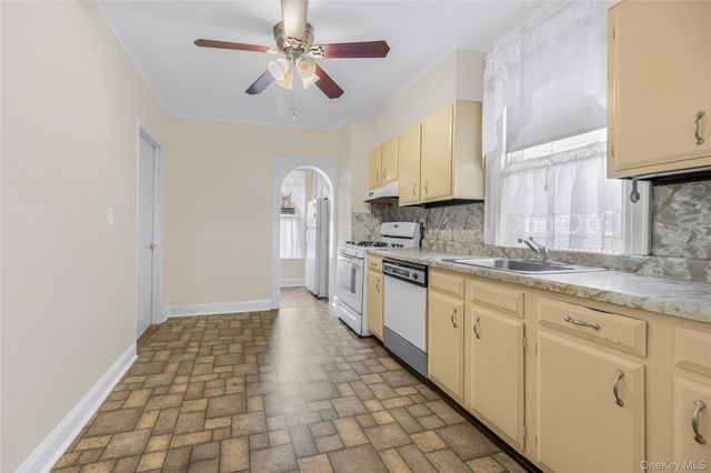 2889 Zulette Avenue, Bronx, NY 10461