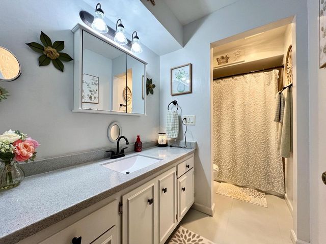 5725 Euclid AVENUE, Milwaukee, WI 53219