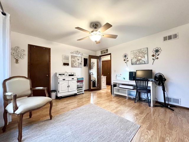 5725 Euclid AVENUE, Milwaukee, WI 53219