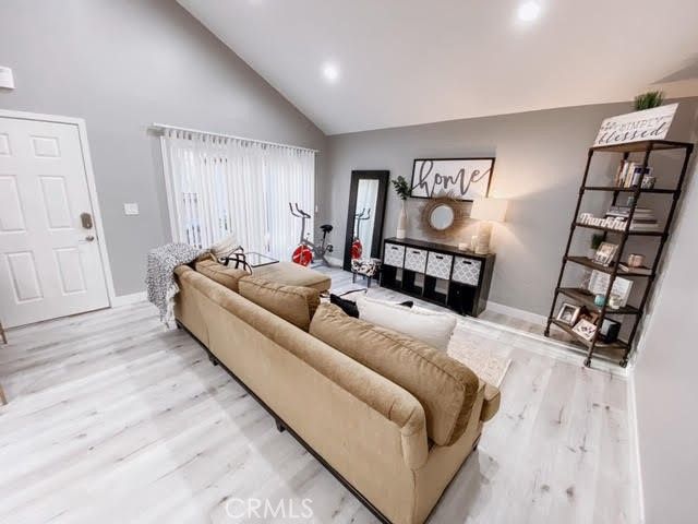 2700 Brea 27, Fullerton, CA 92835