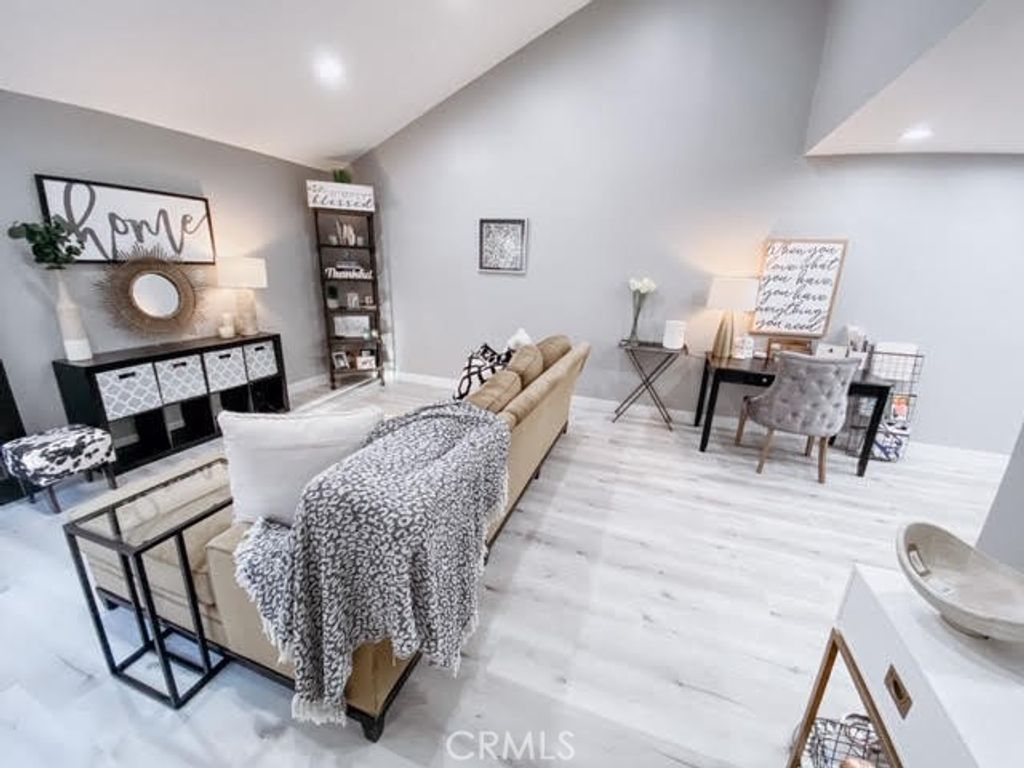 2700 Brea 27, Fullerton, CA 92835