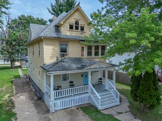 920 S 5th Street, Rockford, IL 61104