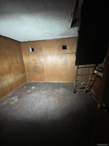 34 Peach Street, Central Islip, NY 11722