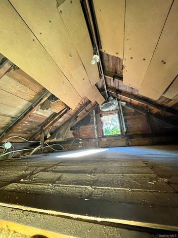 34 Peach Street, Central Islip, NY 11722