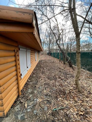 34 Peach Street, Central Islip, NY 11722