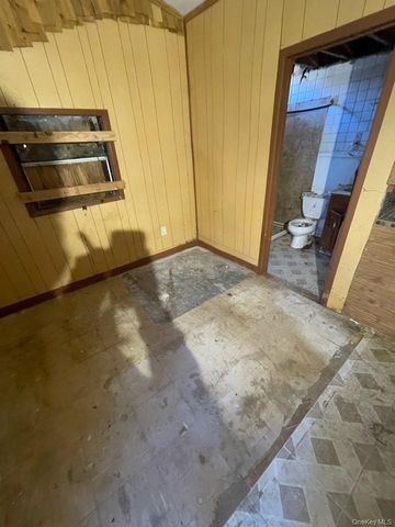 34 Peach Street, Central Islip, NY 11722