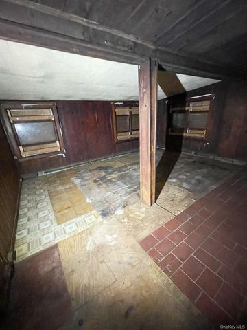 34 Peach Street, Central Islip, NY 11722