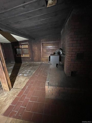 34 Peach Street, Central Islip, NY 11722