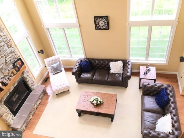 310 WAYNEBROOK DR, Chester Springs, PA 19425