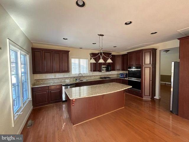 310 WAYNEBROOK DR, Chester Springs, PA 19425