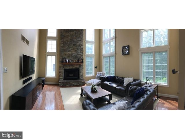 310 WAYNEBROOK DR, Chester Springs, PA 19425