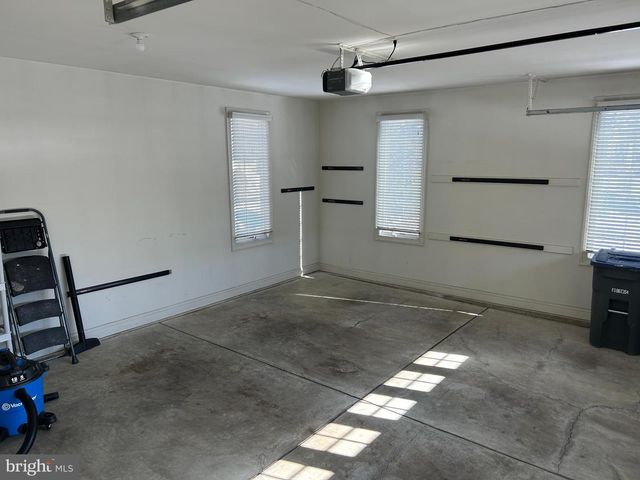 310 WAYNEBROOK DR, Chester Springs, PA 19425