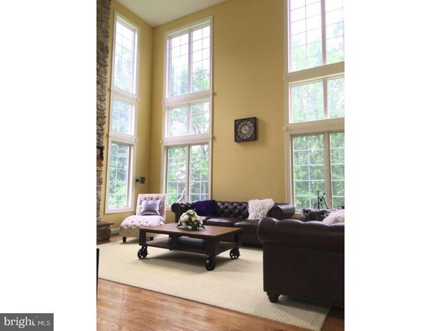 310 WAYNEBROOK DR, Chester Springs, PA 19425