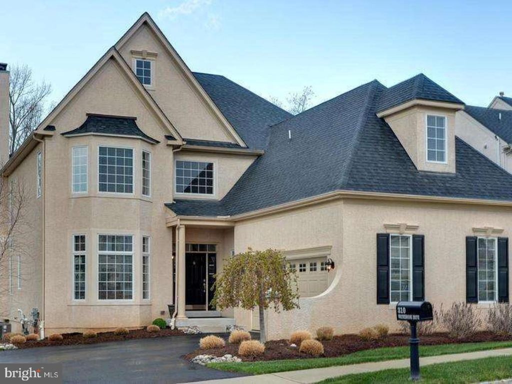 310 WAYNEBROOK DR, Chester Springs, PA 19425