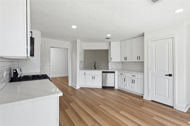 7315 Puerta Vallarta Drive, Houston, TX 77083