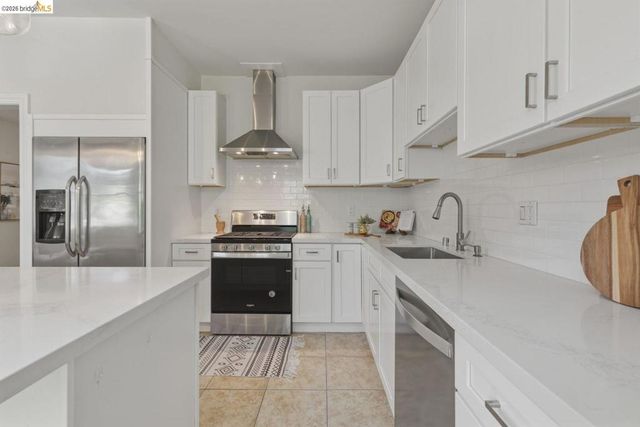 1116 E 20Th St, Oakland, CA 94606