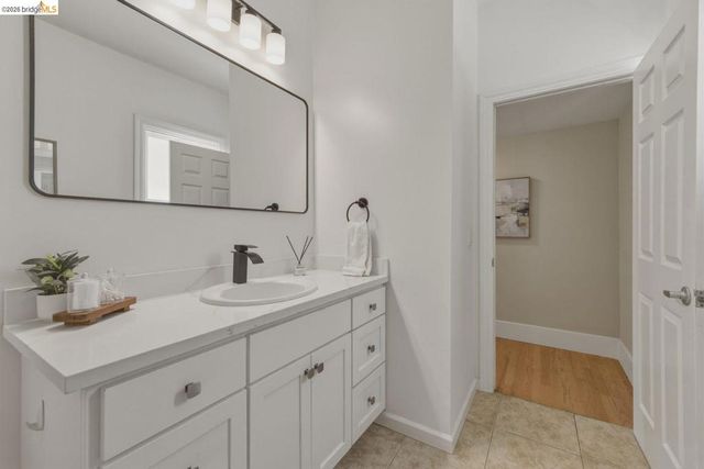 1116 E 20Th St, Oakland, CA 94606