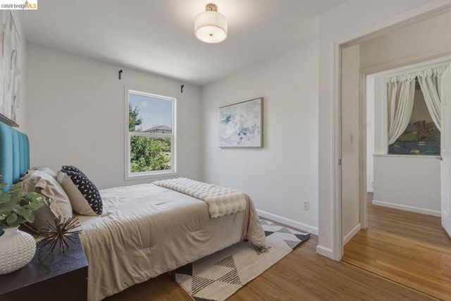 1116 E 20Th St, Oakland, CA 94606