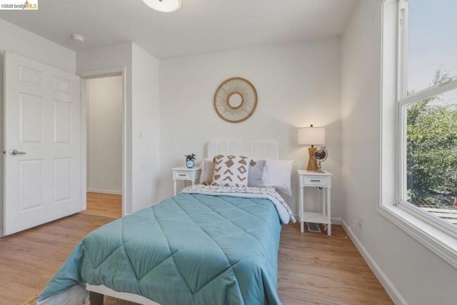1116 E 20Th St, Oakland, CA 94606