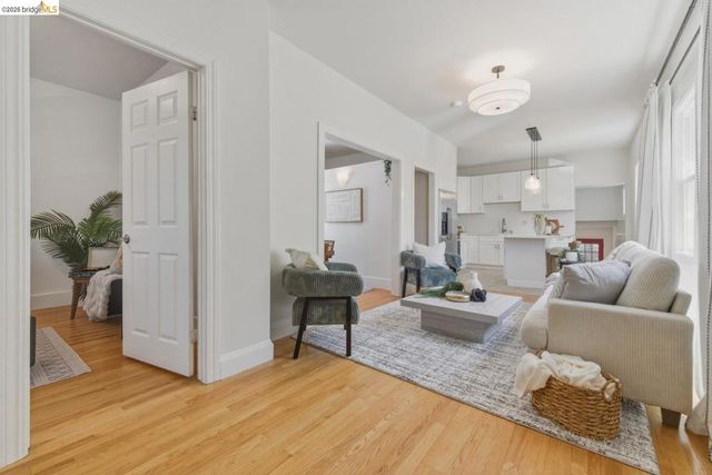 1116 E 20Th St, Oakland, CA 94606