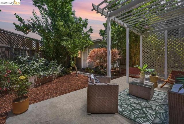 1116 E 20Th St, Oakland, CA 94606