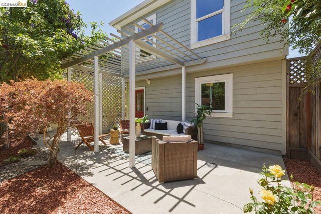 1116 E 20Th St, Oakland, CA 94606