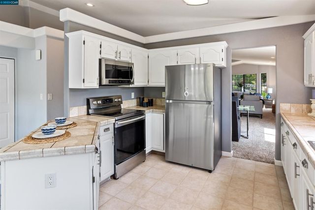 619 Edwards Street, Crockett, CA 94525