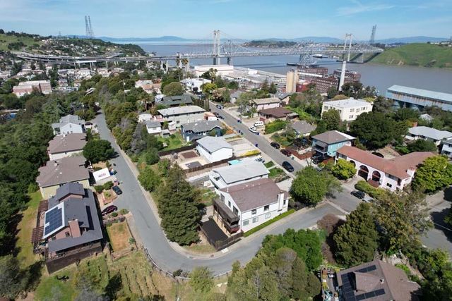 619 Edwards Street, Crockett, CA 94525