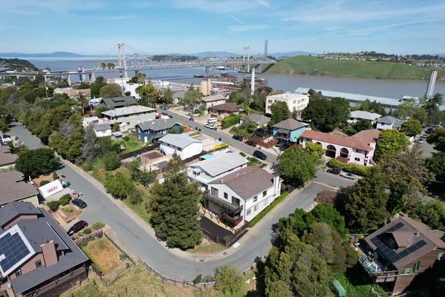 619 Edwards Street, Crockett, CA 94525