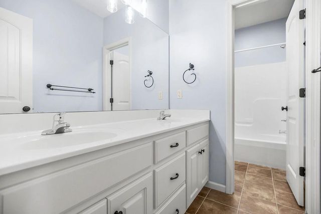 4552 NE PARK RIDGE Avenue, Lee's Summit, MO 64064