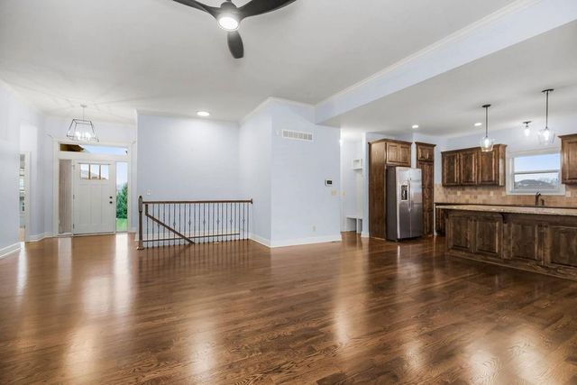 4552 NE PARK RIDGE Avenue, Lee's Summit, MO 64064