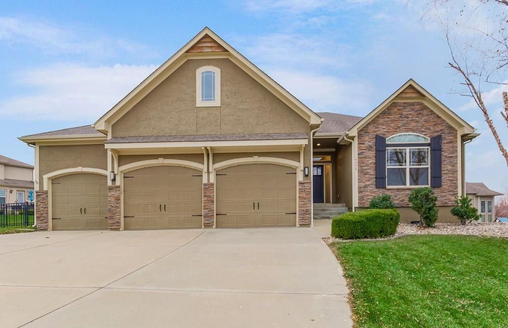 4552 NE PARK RIDGE Avenue, Lee's Summit, MO 64064