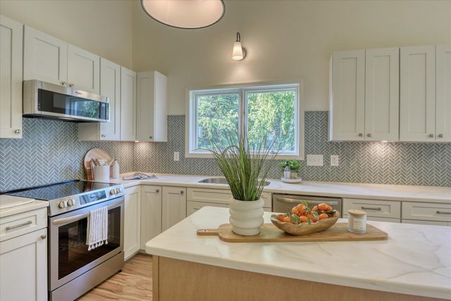 4420 E 51st Ln, Spokane, WA 99223