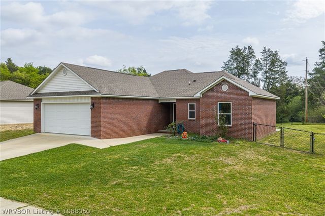 806 N 9th Street, Van Buren, AR 72956