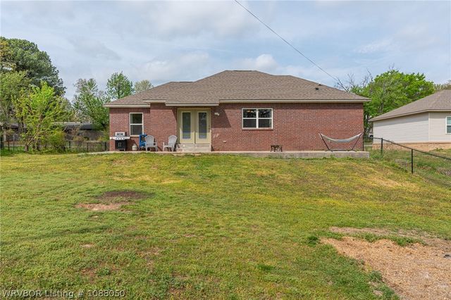 806 N 9th Street, Van Buren, AR 72956