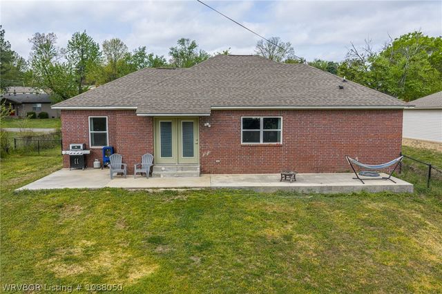 806 N 9th Street, Van Buren, AR 72956