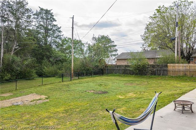 806 N 9th Street, Van Buren, AR 72956