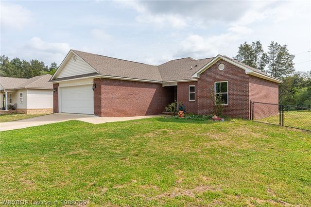 806 N 9th Street, Van Buren, AR 72956