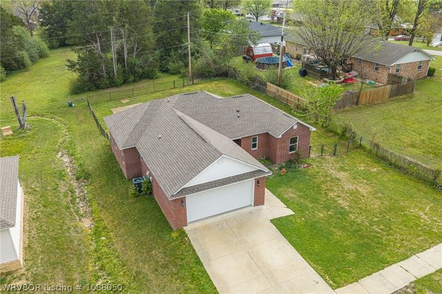 806 N 9th Street, Van Buren, AR 72956