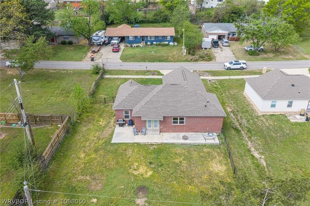 806 N 9th Street, Van Buren, AR 72956