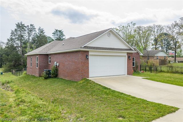 806 N 9th Street, Van Buren, AR 72956