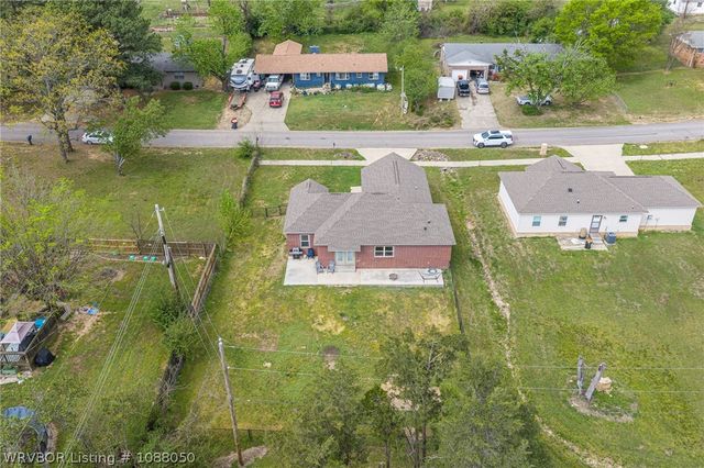 806 N 9th Street, Van Buren, AR 72956