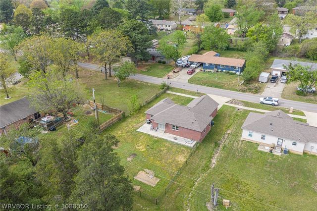 806 N 9th Street, Van Buren, AR 72956