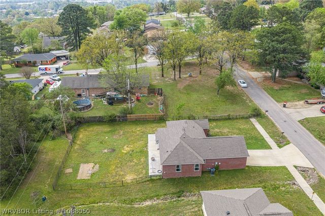 806 N 9th Street, Van Buren, AR 72956