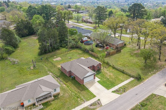 806 N 9th Street, Van Buren, AR 72956