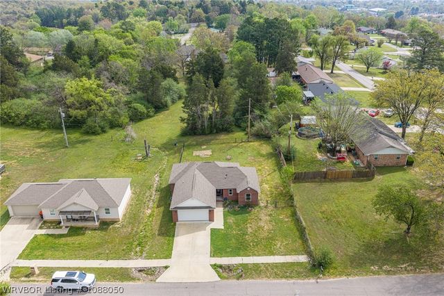 806 N 9th Street, Van Buren, AR 72956