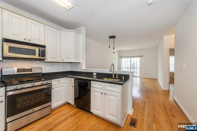 5 Tribeca Avenue 509, Jersey City, NJ 07305