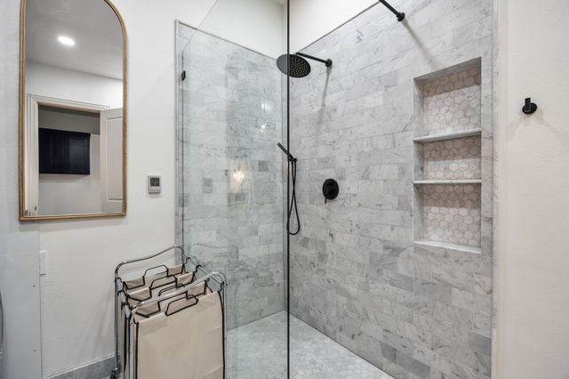 2623 N Garrett Avenue, Dallas, TX 75206