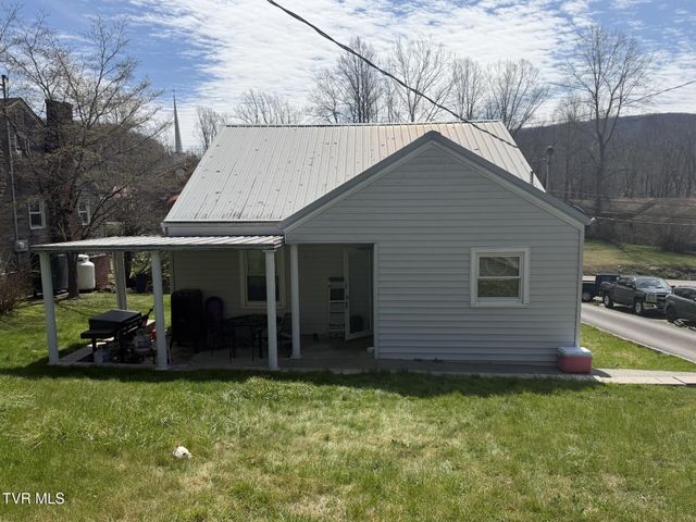 723 Northeast Park Avenue, Norton, VA 24273